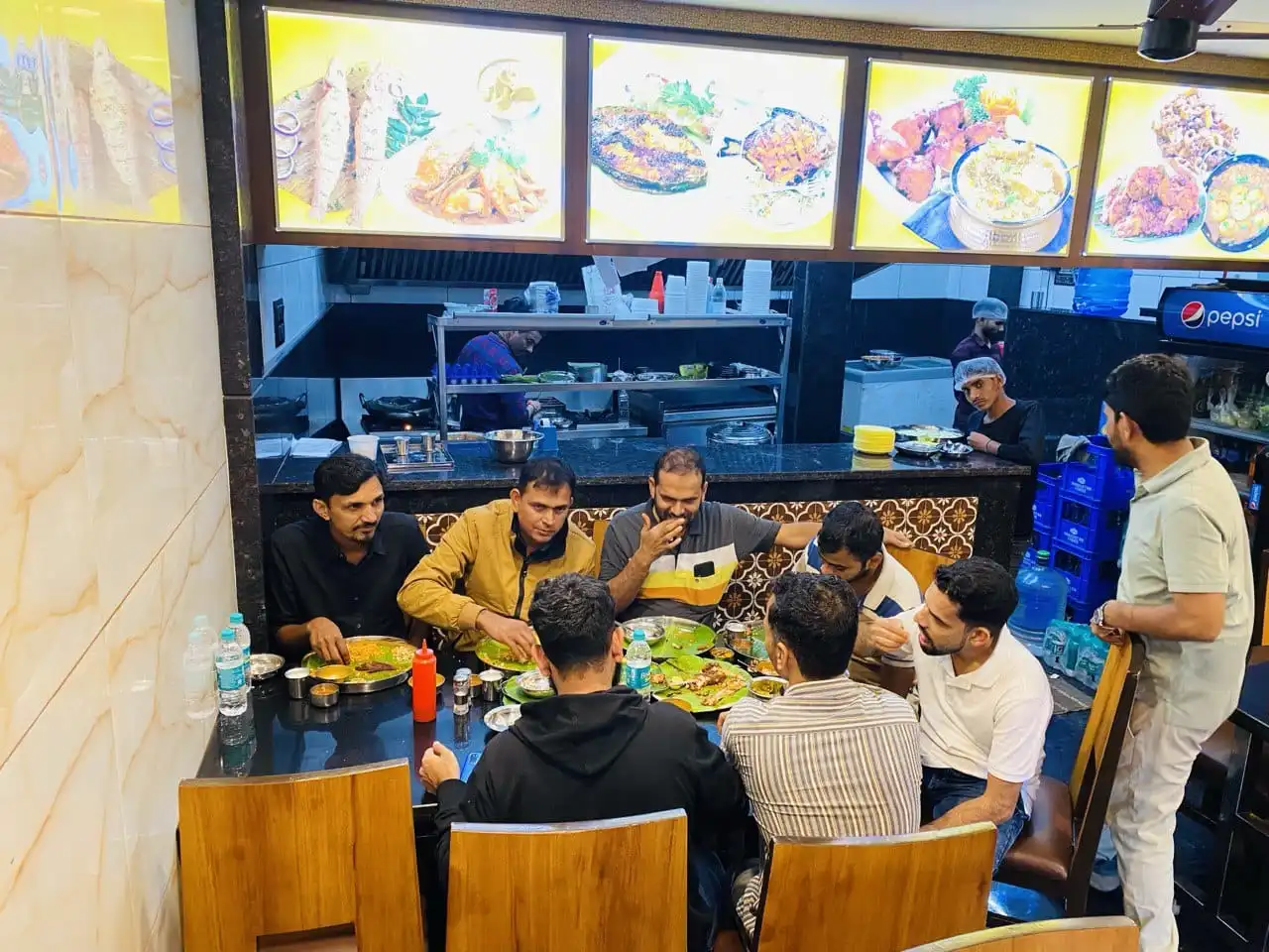 Friends Dining
